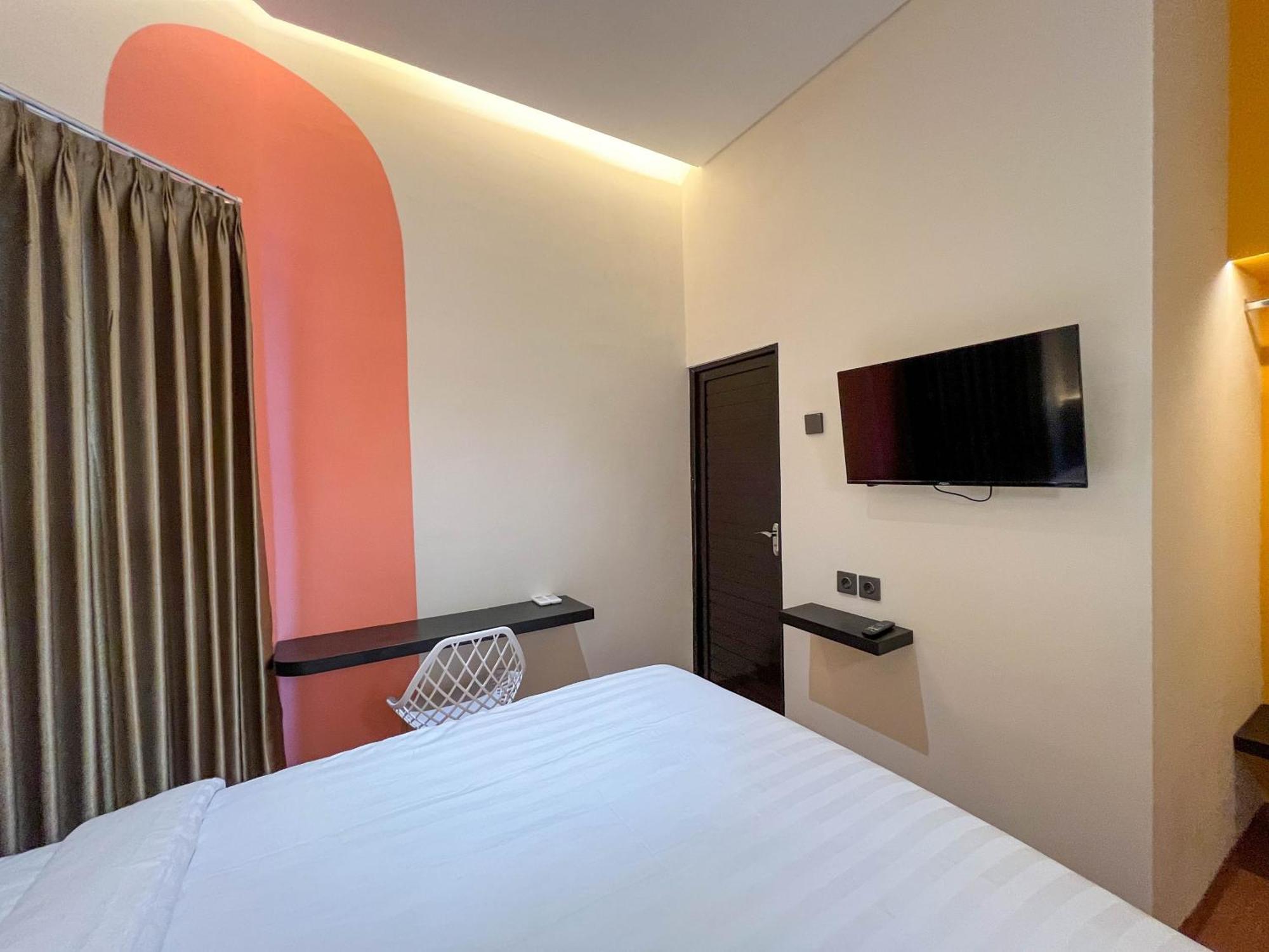 Sans Hotel Premiere Majapahit Семаранг Екстериор снимка
