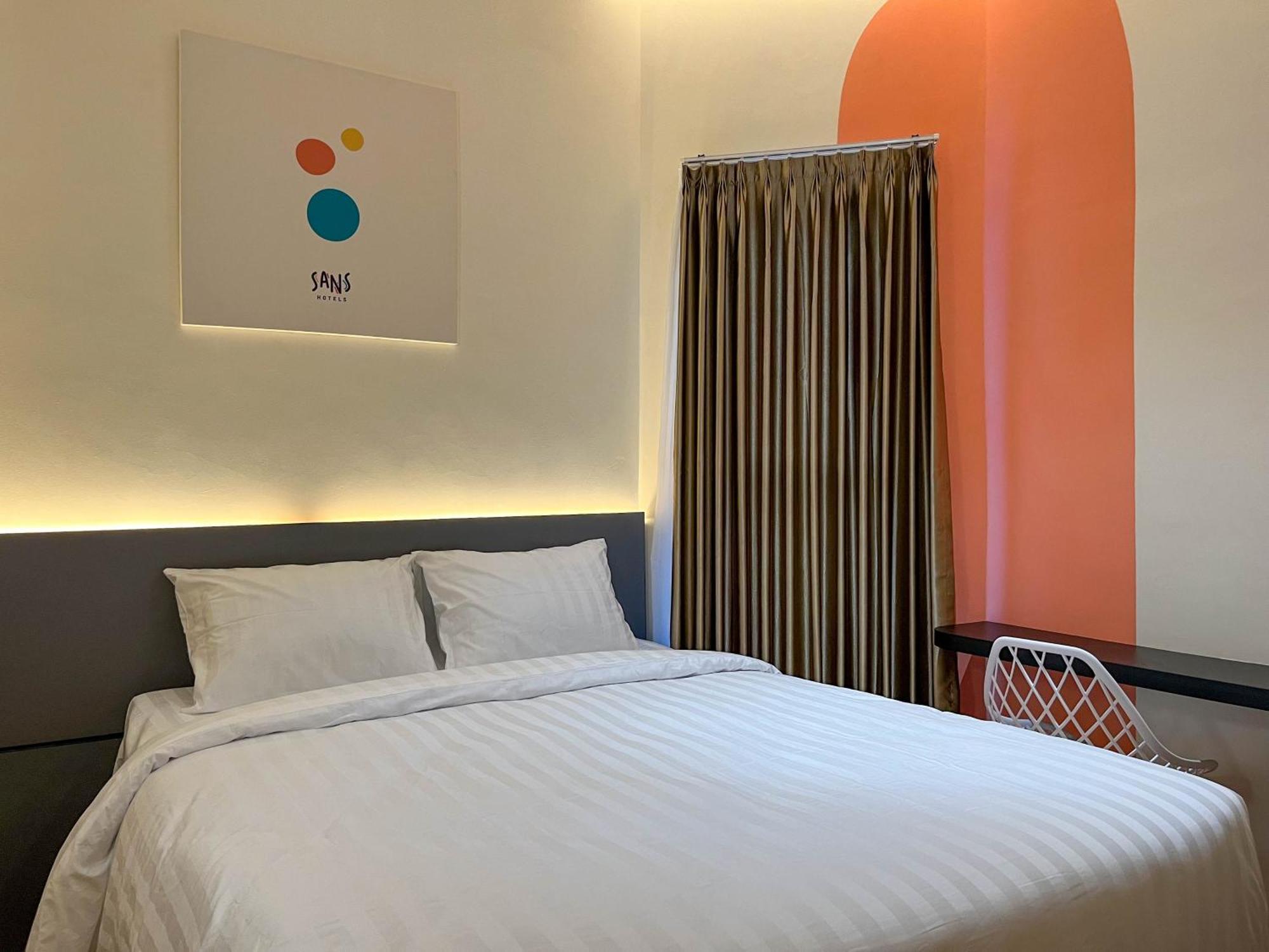 Sans Hotel Premiere Majapahit Семаранг Екстериор снимка