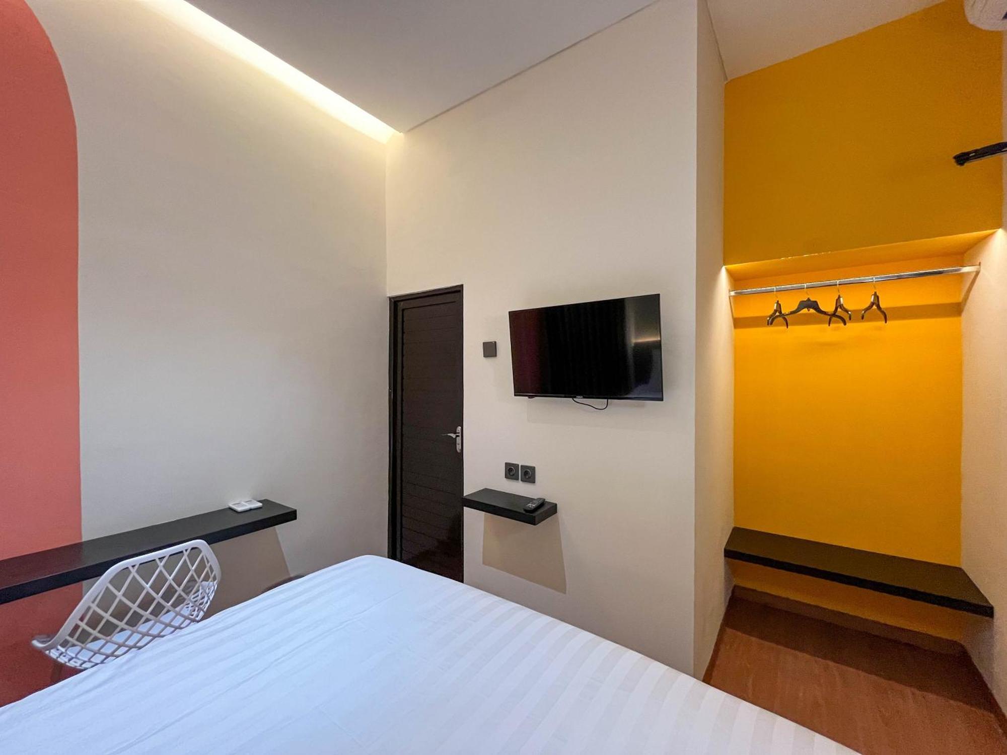 Sans Hotel Premiere Majapahit Семаранг Екстериор снимка