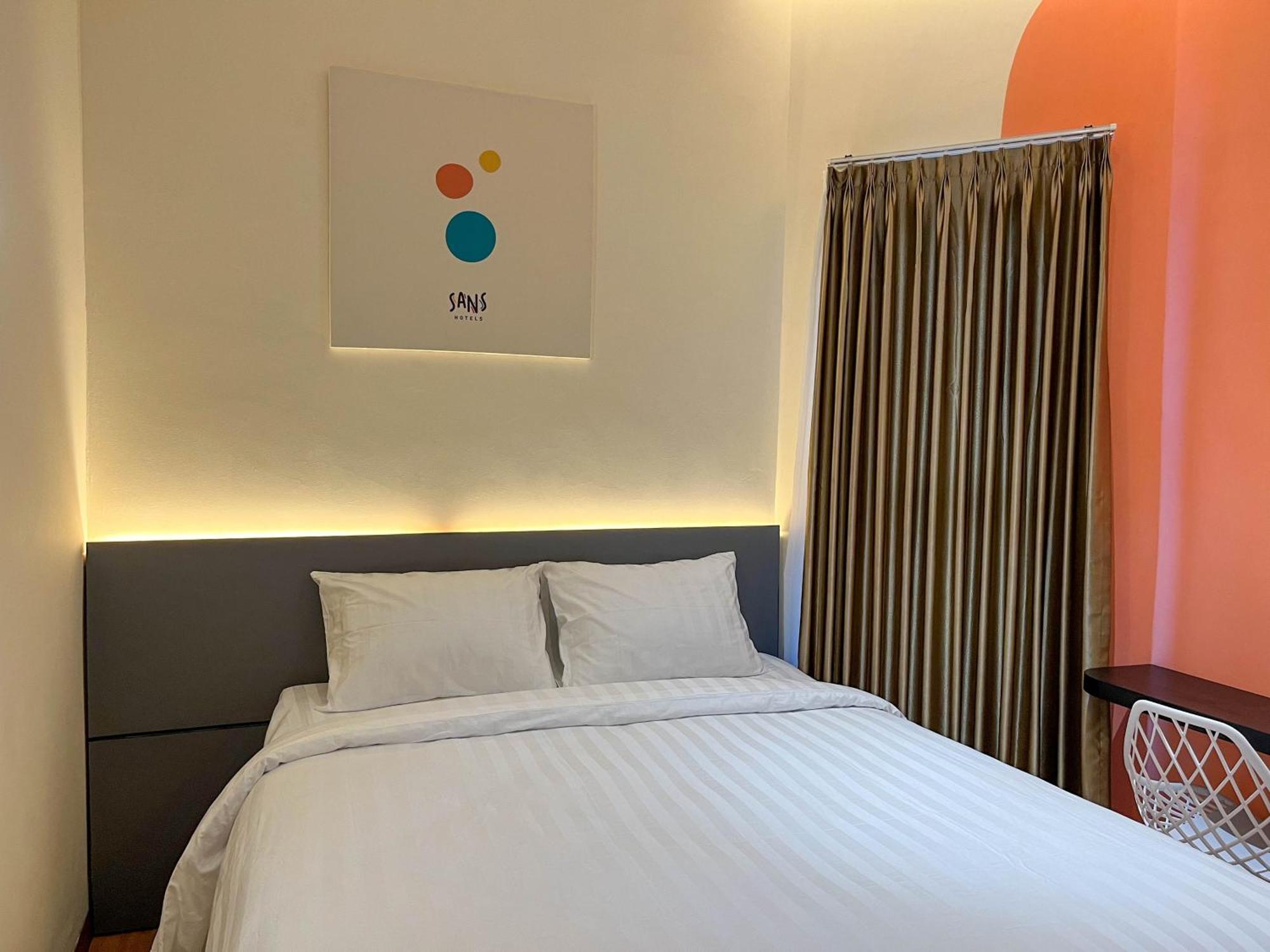 Sans Hotel Premiere Majapahit Семаранг Екстериор снимка