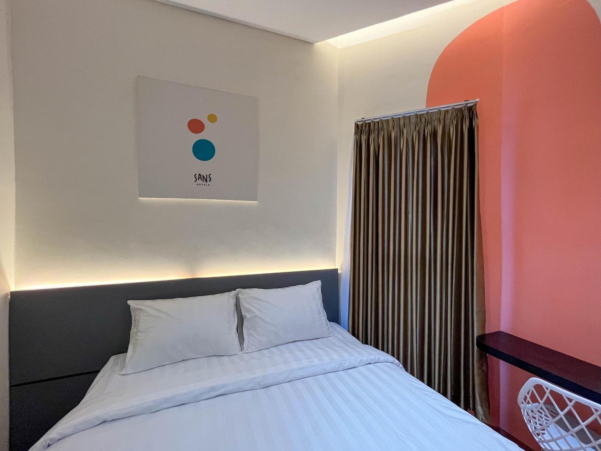 Sans Hotel Premiere Majapahit Семаранг Екстериор снимка