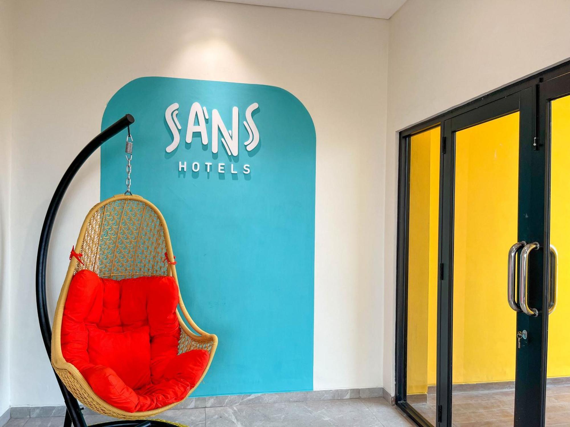 Sans Hotel Premiere Majapahit Семаранг Екстериор снимка