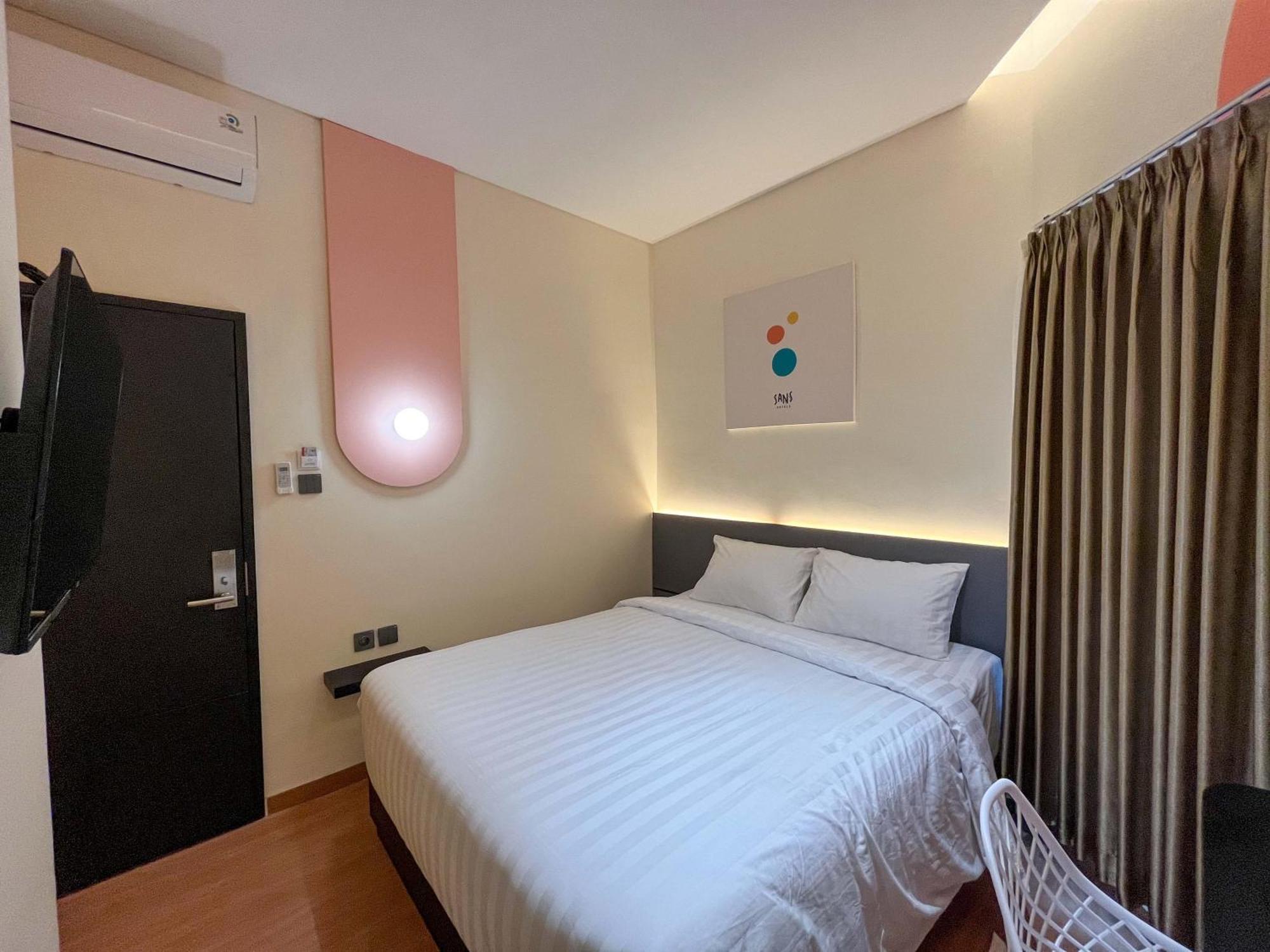 Sans Hotel Premiere Majapahit Семаранг Екстериор снимка