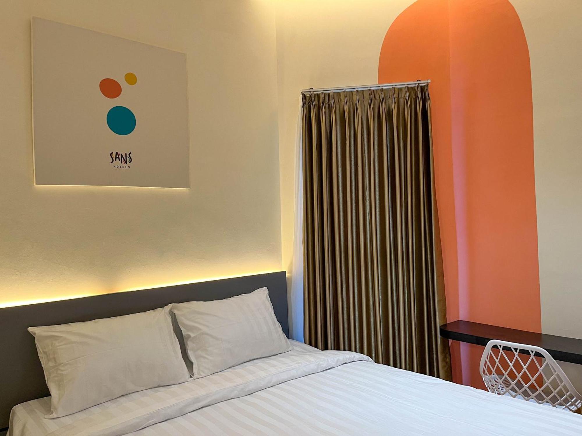 Sans Hotel Premiere Majapahit Семаранг Екстериор снимка