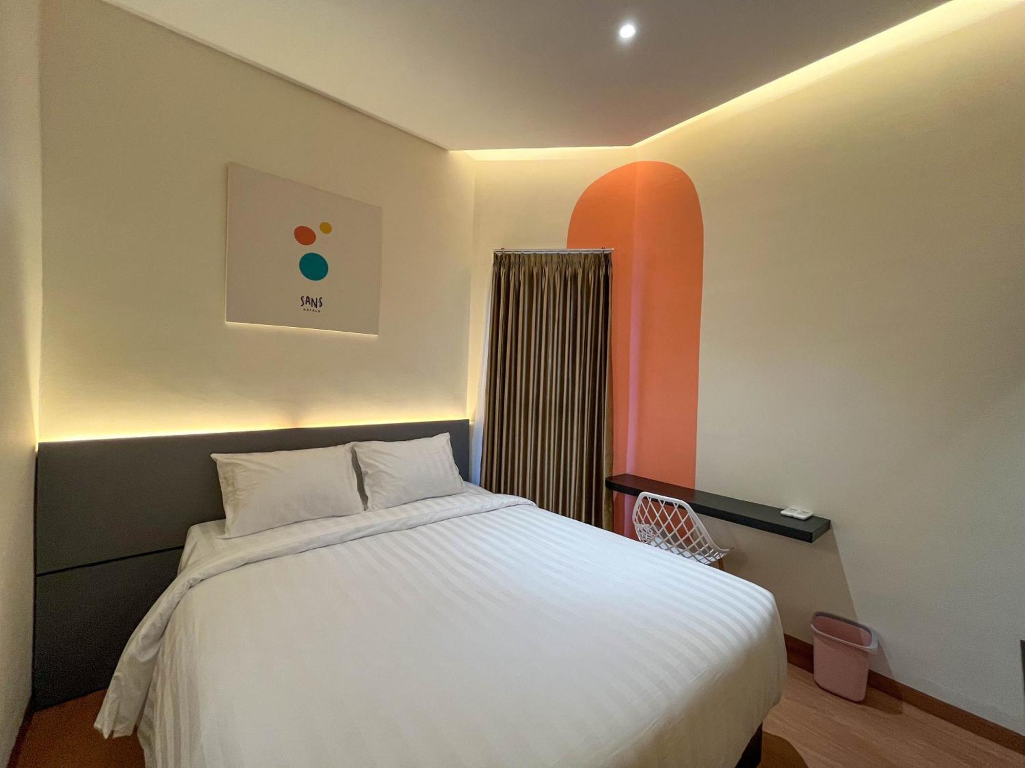 Sans Hotel Premiere Majapahit Семаранг Екстериор снимка